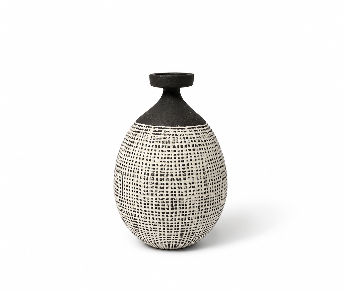 Petite Hatch Round Black