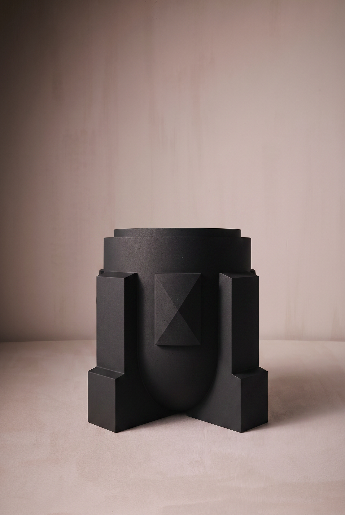 Planter 1 Icelandic Basalt