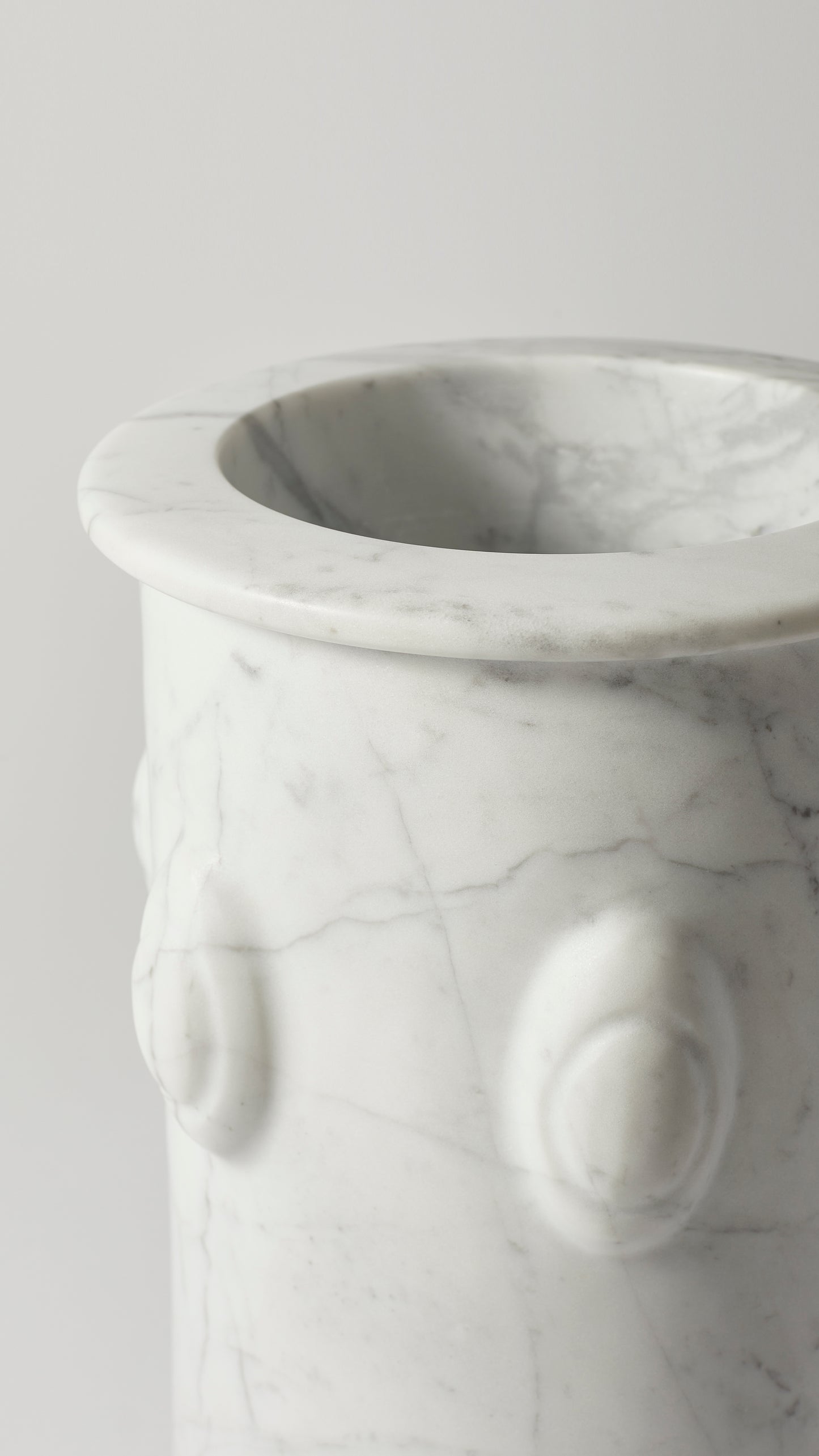 Vessel 16 Bianco Carrara