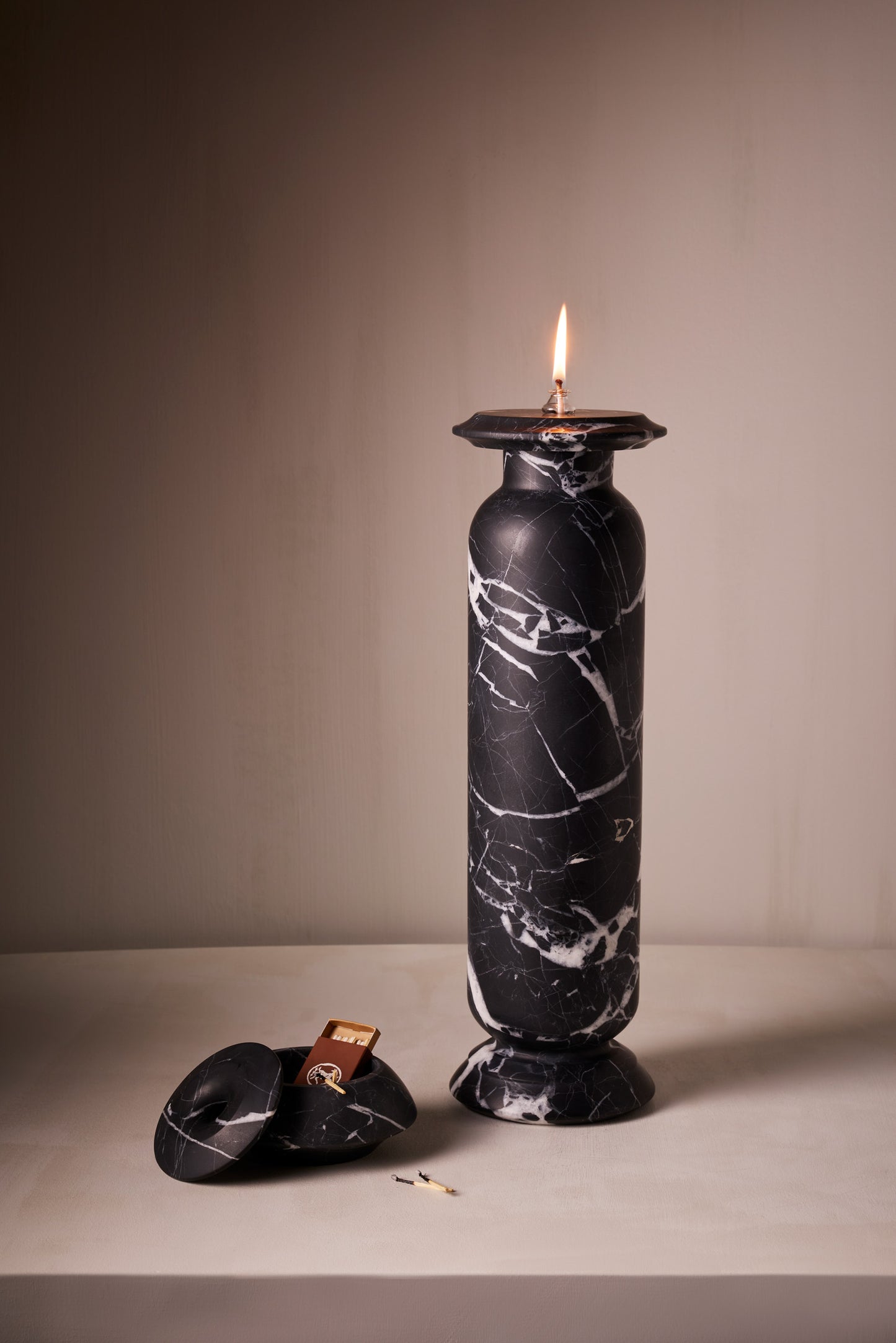 Vessel 17 Nero Antico