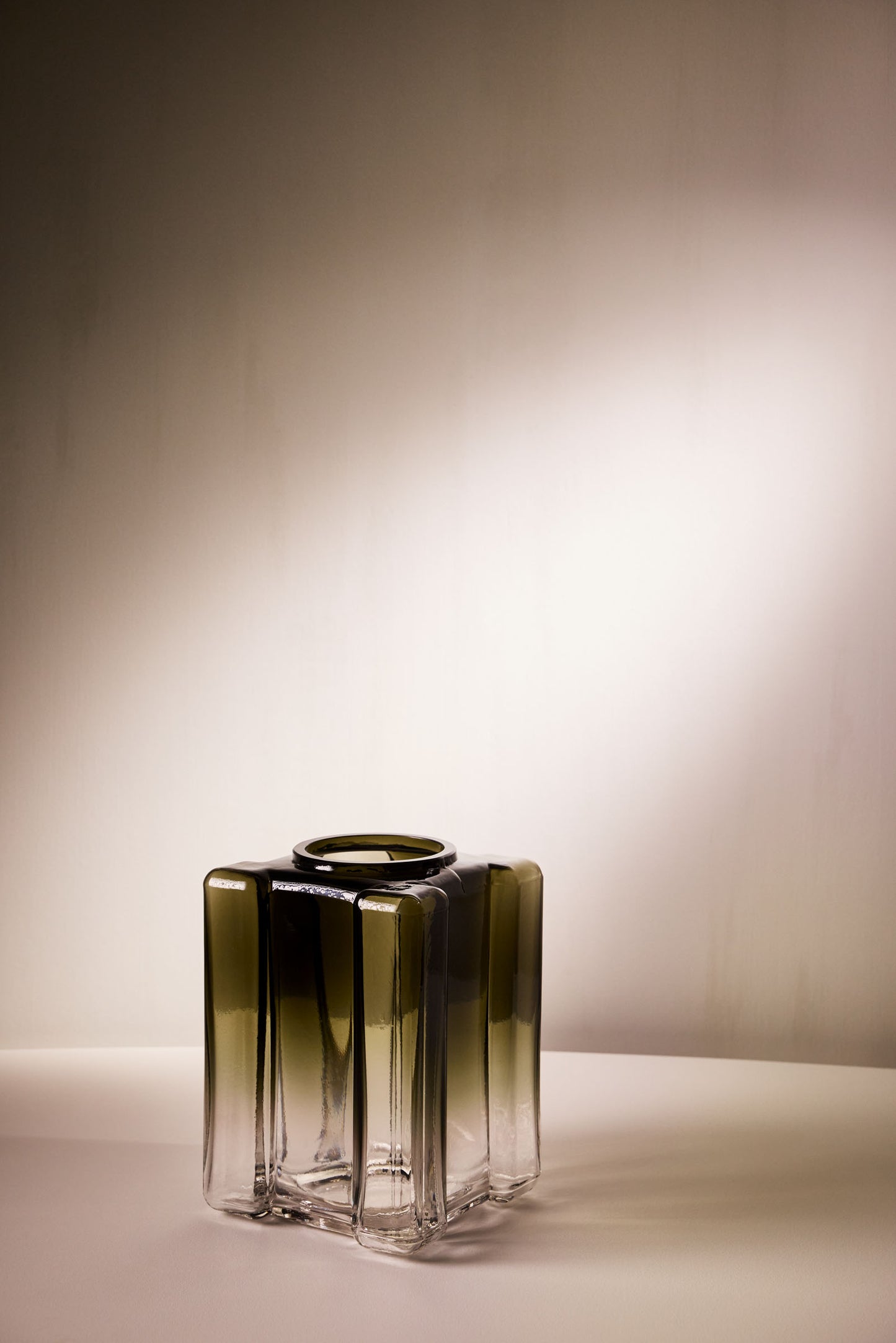 Vessel 44 Smoke Black